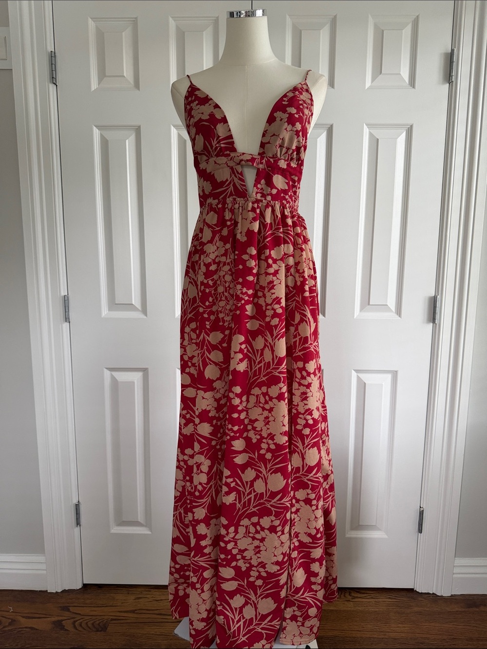 NWOT Hello Molly Empire Waist Cutout Floral Maxi Dress Deep V-Neck Size L